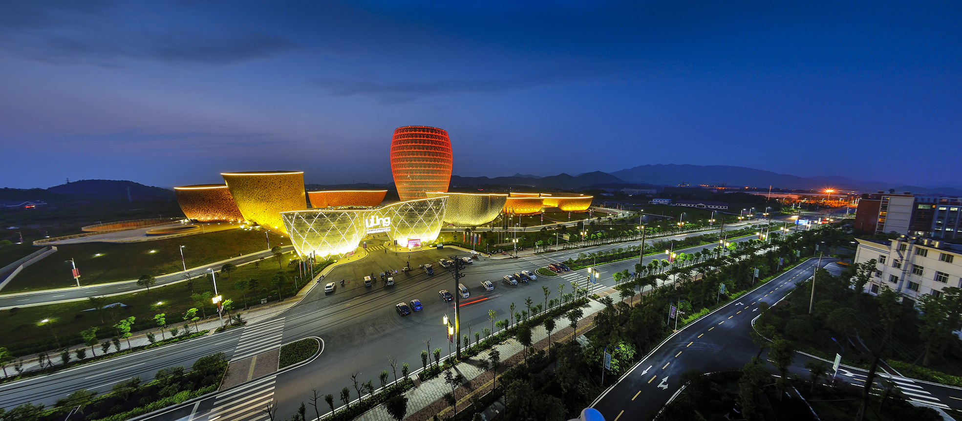 釉下五彩，中國(guó)瓷都 ——《醴陵市陶瓷文化園總體策劃與規(guī)劃》